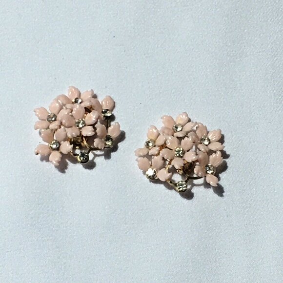 Vintage Coro  Clip On Earrings Pink Cluster Floral Flower Pedals  Rhinestones - Picture 2 of 3